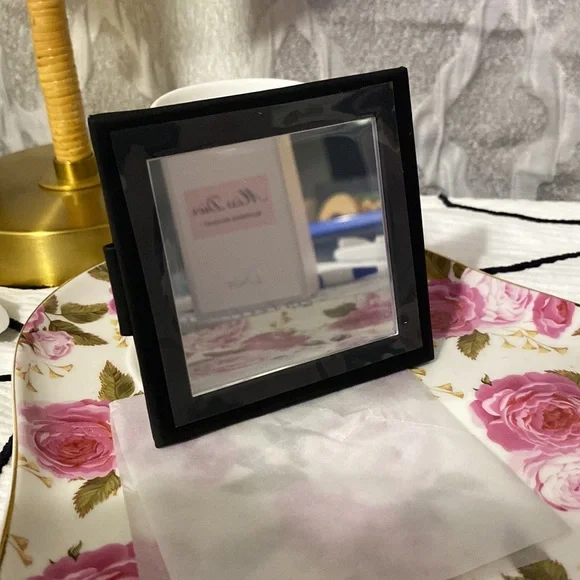 DIOR Beauty Pocket Mirror Case - Picture 4 of 7